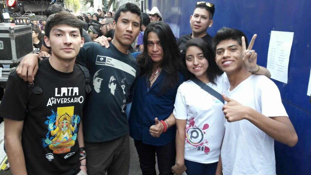 KarenQuirogaA's tweet photo. Presentes chic@s de @P_Prepa_Si @Dele_Iztacalco en celebración de 4 aniversario de #CasaLATA. #EjeArteyCultura. #ActividadesEnComunidad https://t.co/LQ0cbHRV5j