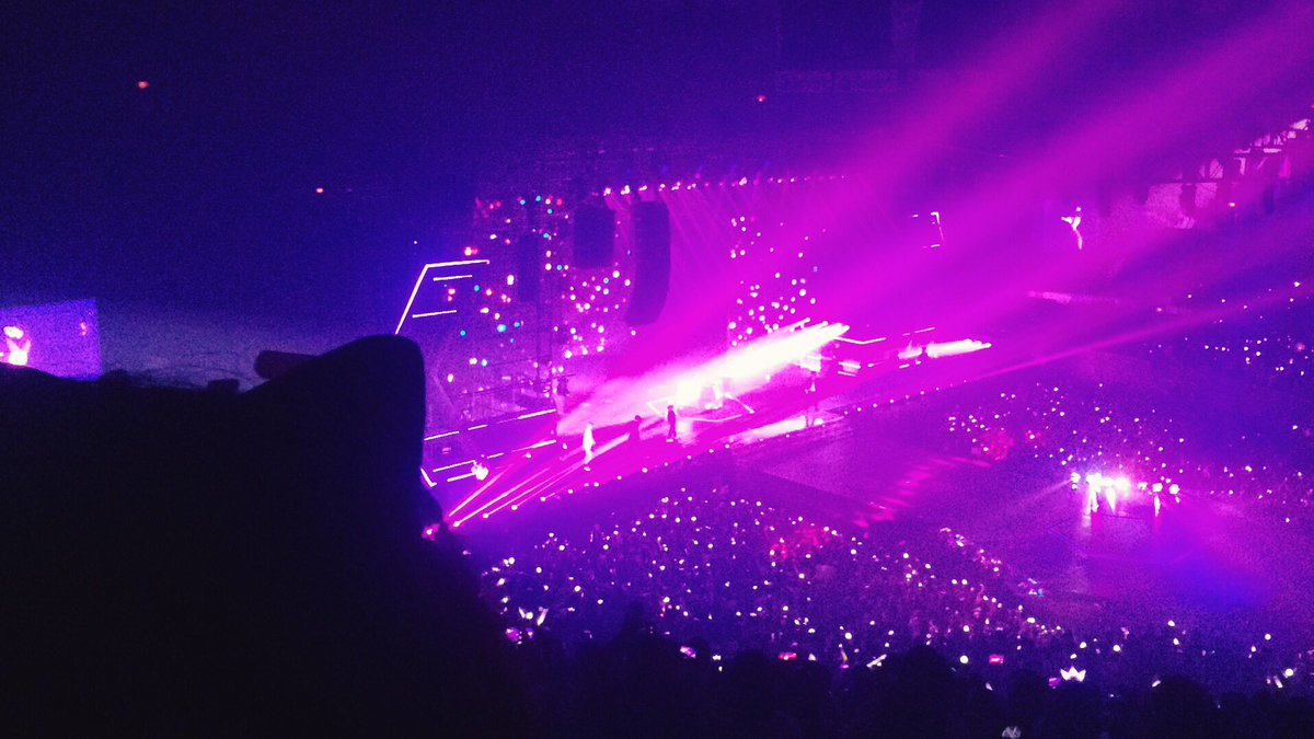 yeollane25's tweet photo. EXOrDIUMinManila D-2 I went, I saw &amp; heard EXO's breathtaking performances🤗❤,will be forever treasured.My first Concert Experience!😂😍 022617 https://t.co/hsTuxJGQrp