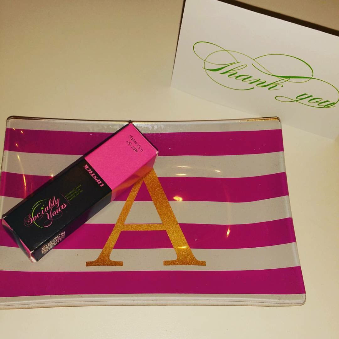 sociablyyours's tweet photo. When your customer loves your signature cosmetics as much as you love her💋. #PSCollection #SociablyYours #thankyou #lipstick https://t.co/8YcSCx1ZUs