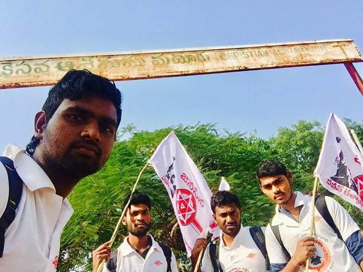 allwayskishore7's tweet photo. #AP_SpecialStatus Kosam #Kadapa nunchi #HYD #JanaSena_Party Ofice Varaku #Paadhayatra ga Veltuna #JanaSena_Soldiers👏👏
✊#JaiJANASENA_JaiPSPK✊ https://t.co/GInBpFrHzh