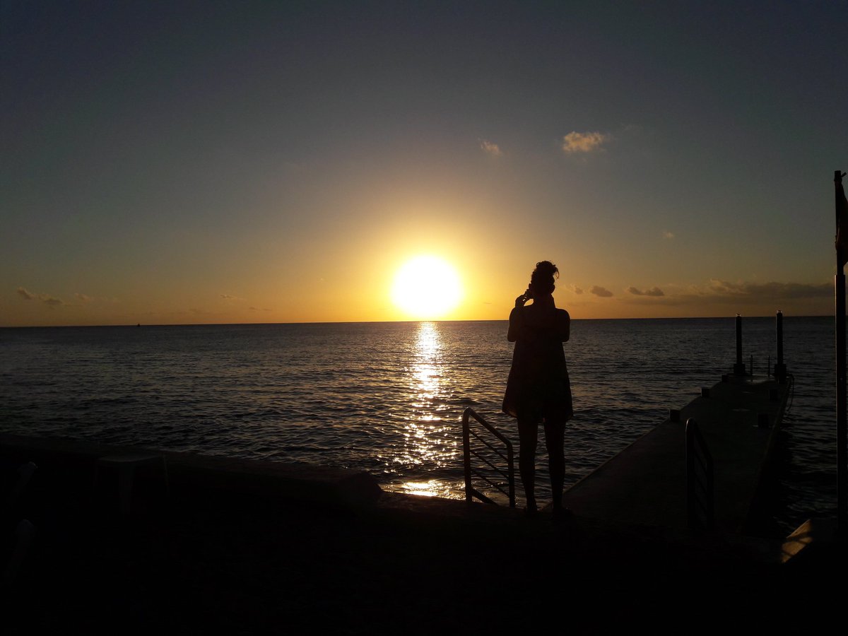 Djtrejo's tweet photo. Maravilloso atardecer #Cozumel #VisitaQuintanaRoo @maggymua @MexicoHoteles @MexicoDestinos @webcamsdemexico @VivoEnCancun @vivoencozumel https://t.co/x8Mj2Eq7E6