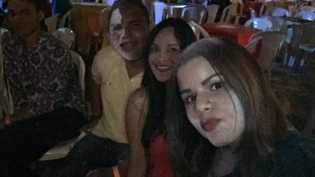 YohanaRaad's tweet photo. Otro día para la historia de nuestras vidas. #laspea #bajenlodelamesa #elclanpusoaloquear #lagente #misbebitos https://t.co/wFJgvKx0J6