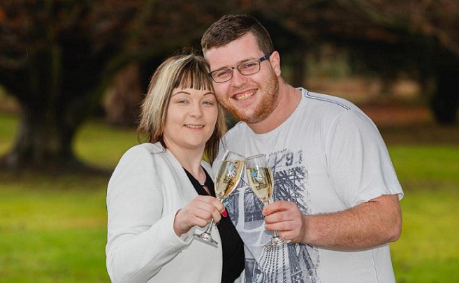 Lottery24Com's tweet photo. WINNER STORIES: FIRST FAMILY HOLIDAY FOR £100,000 SCRATCH CARD WINNERS https://t.co/wW3op58zye https://t.co/S0rgD4GqGZ