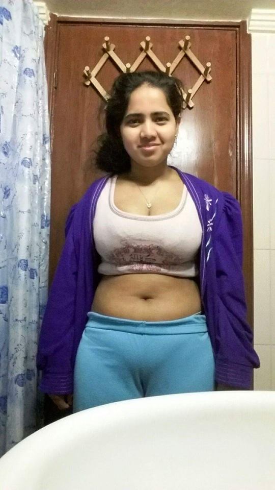 Tamilselvitweet's tweet photo. Photo நல்லா இருந்தால்  இதை Retweet  பண்ணுங்க .
Retweet பண்றவங்களுக்கு Whatsapp Number Message பண்றேன் https://t.co/WmuZxxUzfL