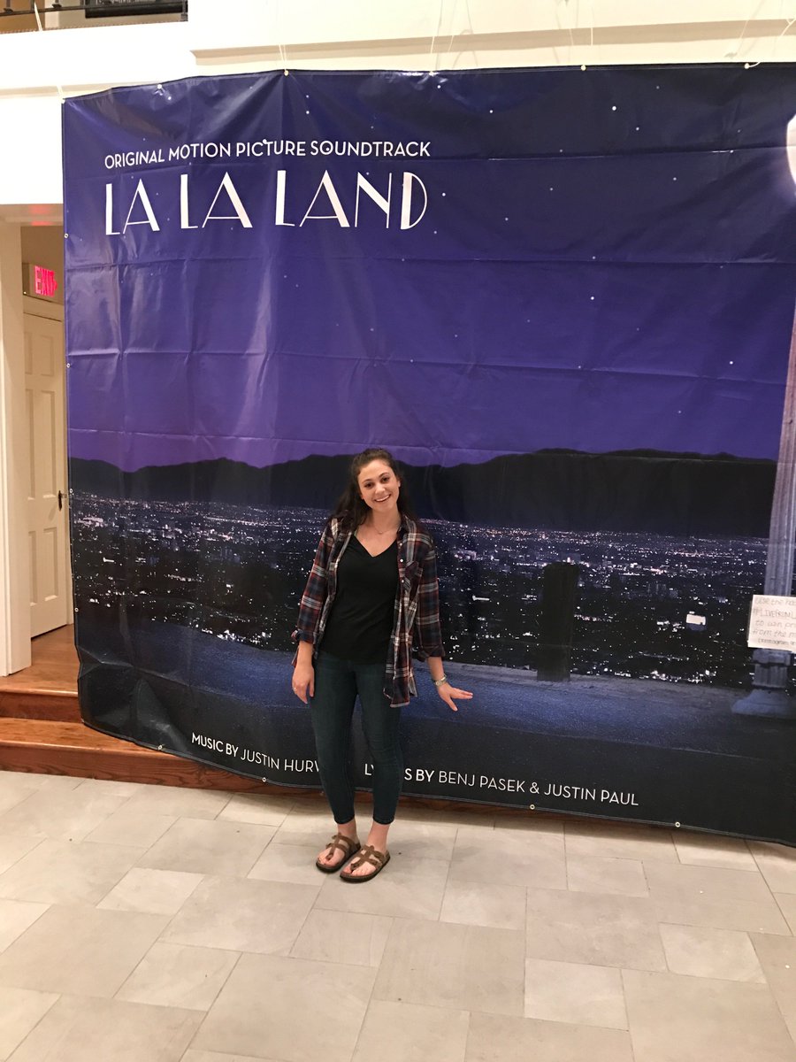 msmirnis's tweet photo. #LivefromLALALAND aka the aphi house? https://t.co/ZZhtUnpbi4