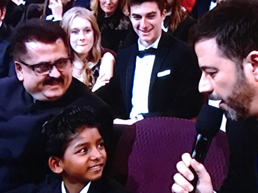 watch4walkers's tweet photo. Is that #KennethBone at the #Oscars? https://t.co/JyYDZdB6js