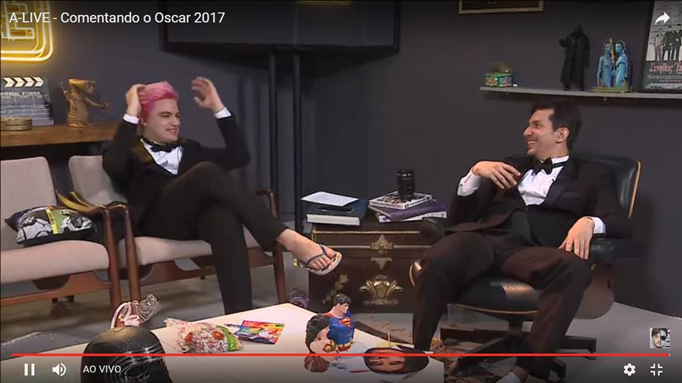 ohnaive's tweet image. Melhor estilo pra comentar o Oscar hahahahaha
#AliveFelipeNeto #Oscar2017