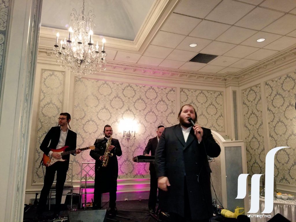 Beautiful Wedding <a href="/LevyFalkowitz/">Levy Falkowitz</a> Music By <a href="/MosheKestenbaum/">moshe kestenbaum</a> <a href="/MoishyGuitar/">Moishy Schwartz</a>