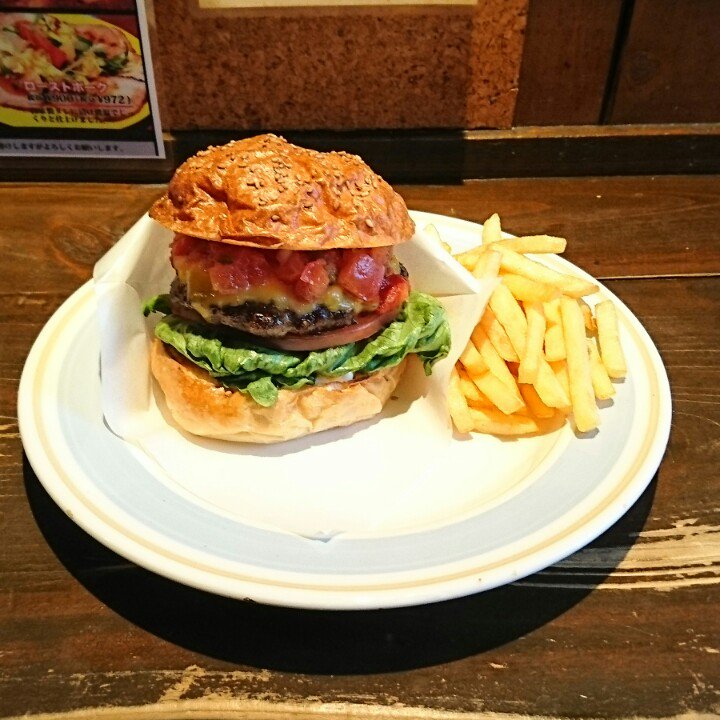 Pchan_akky's tweet photo. 今日はバーガークラフトマンでメキシカンチーズバーガーを頂きました #burgercrafsman https://t.co/bIwXQVYrv8