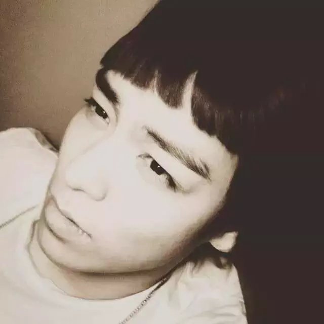 puTOPinamo's tweet photo. lmaaoo remember ghost unnie? #KCAFavGlobalMusicStar #BIGBANG https://t.co/kC52hOJBsx