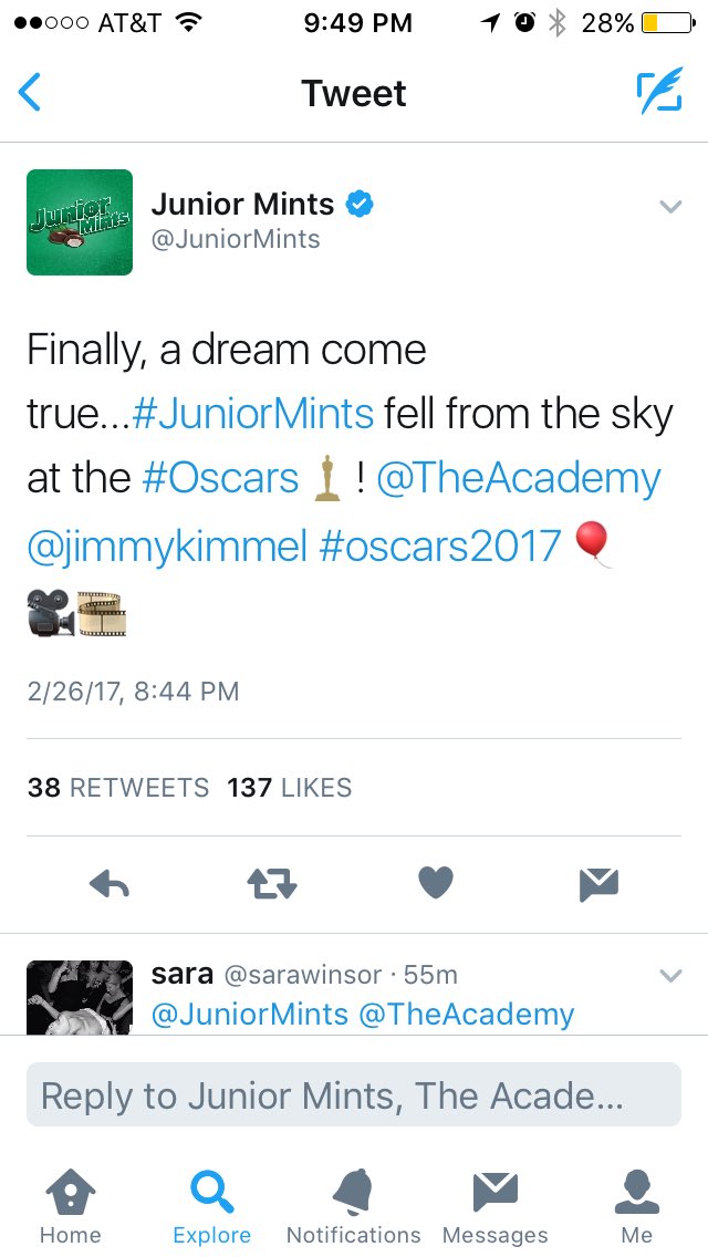 T2Exp's tweet photo. The #RealTime winners during #Oscars    are @ChicagoBulls @JuniorMints @RedVines https://t.co/gz6aYJYXvr