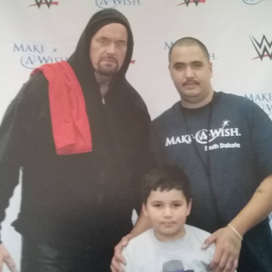 giselaiveth96's tweet photo. foto del #Undertaker en οΏ½οΏ½οΏ½πππ #MakeAWish #thephenom #thedeadman #MarkCakaway #teamcalawaymccool #thereaper #americanbadass #MichelleMcCool https://t.co/eMLQCSHS8N