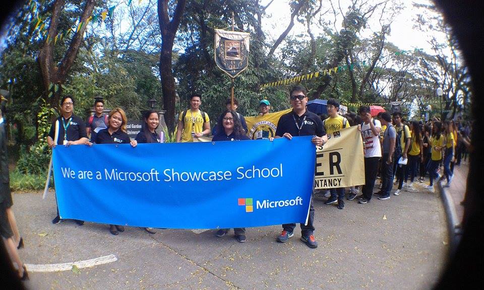 jen_padernal's tweet photo. Opening parade of DLSU-D La Sallian Festival 2017. Holding that #MicrosoftShowcaseSchool Banner up high! #DLSUDLIVE2017 @sparvell https://t.co/SVxbSkWH9R