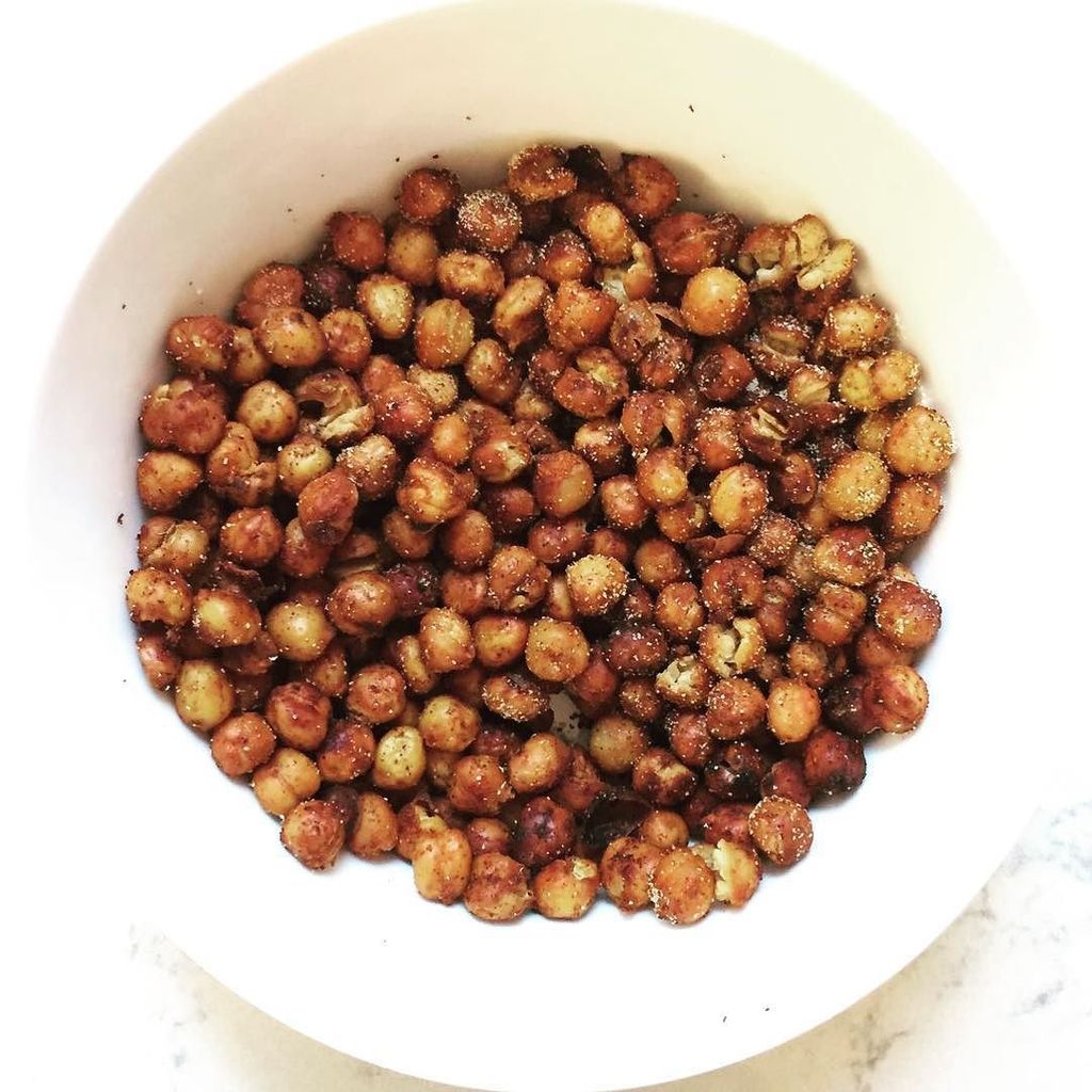 JeannieChoLee's tweet photo. So lucky to have a health-conscious daughter that loves to cook. Roasted soy beans. Great w #Vermentino #perfectpai… https://t.co/rZQv8U8Lr7