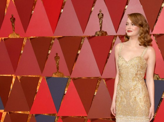 Oscars 2017: Emma Stone Wears Planned Parenthood Pin