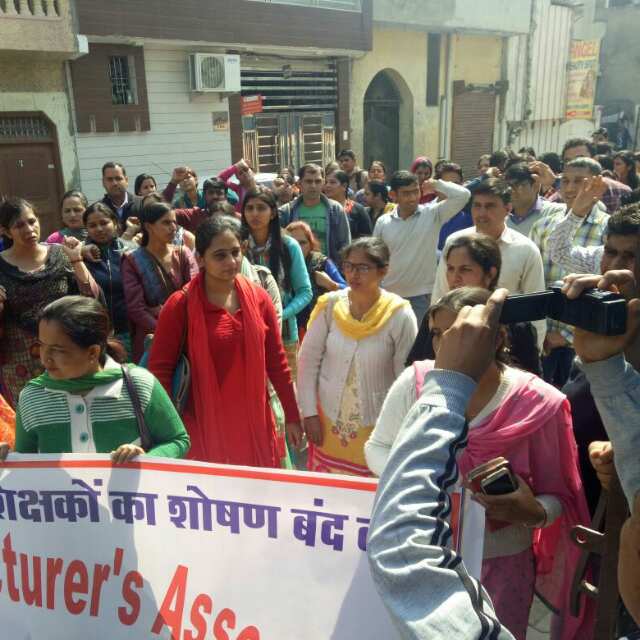 NarwalBhupender's tweet photo. We want justice... Stop Exploration of Extension Professors @fmohry @Fmohnigeria @cmohry @CMOfficeUP @narendramodi https://t.co/56h9y9A2U5