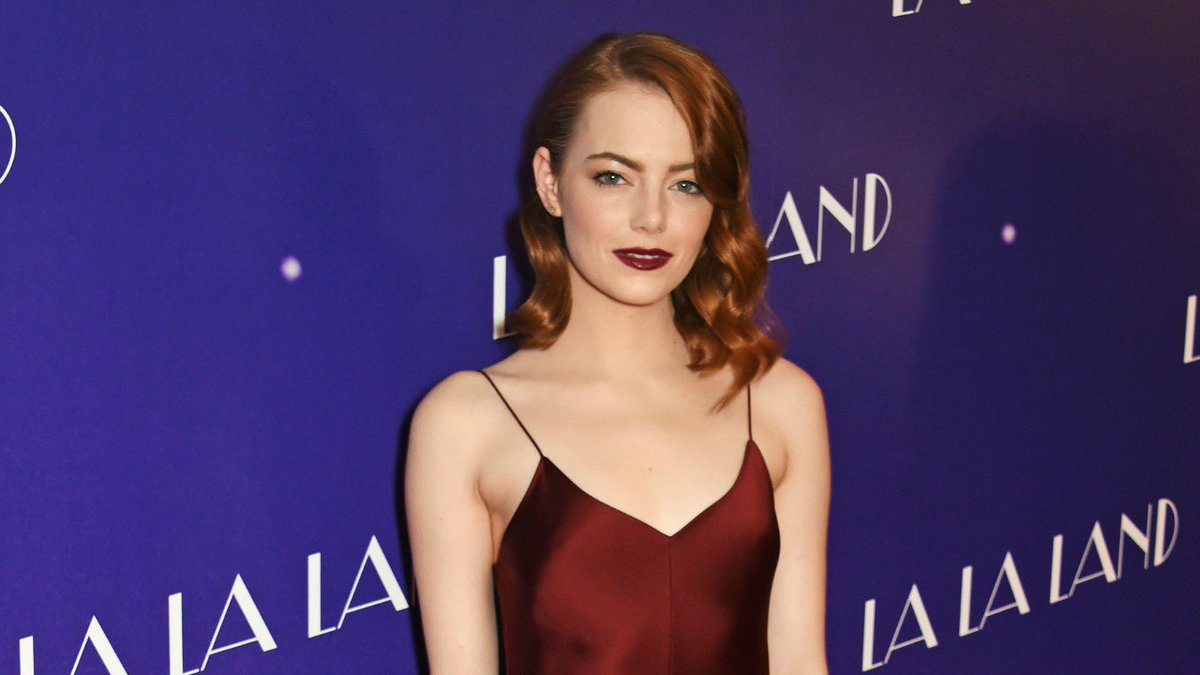 ST_LifeTweets's tweet photo. The #Oscars for Best Actress goes to #EmmaStone for #LaLaLand. Congrats! #oscars2017 https://t.co/Eec7GQWXFz