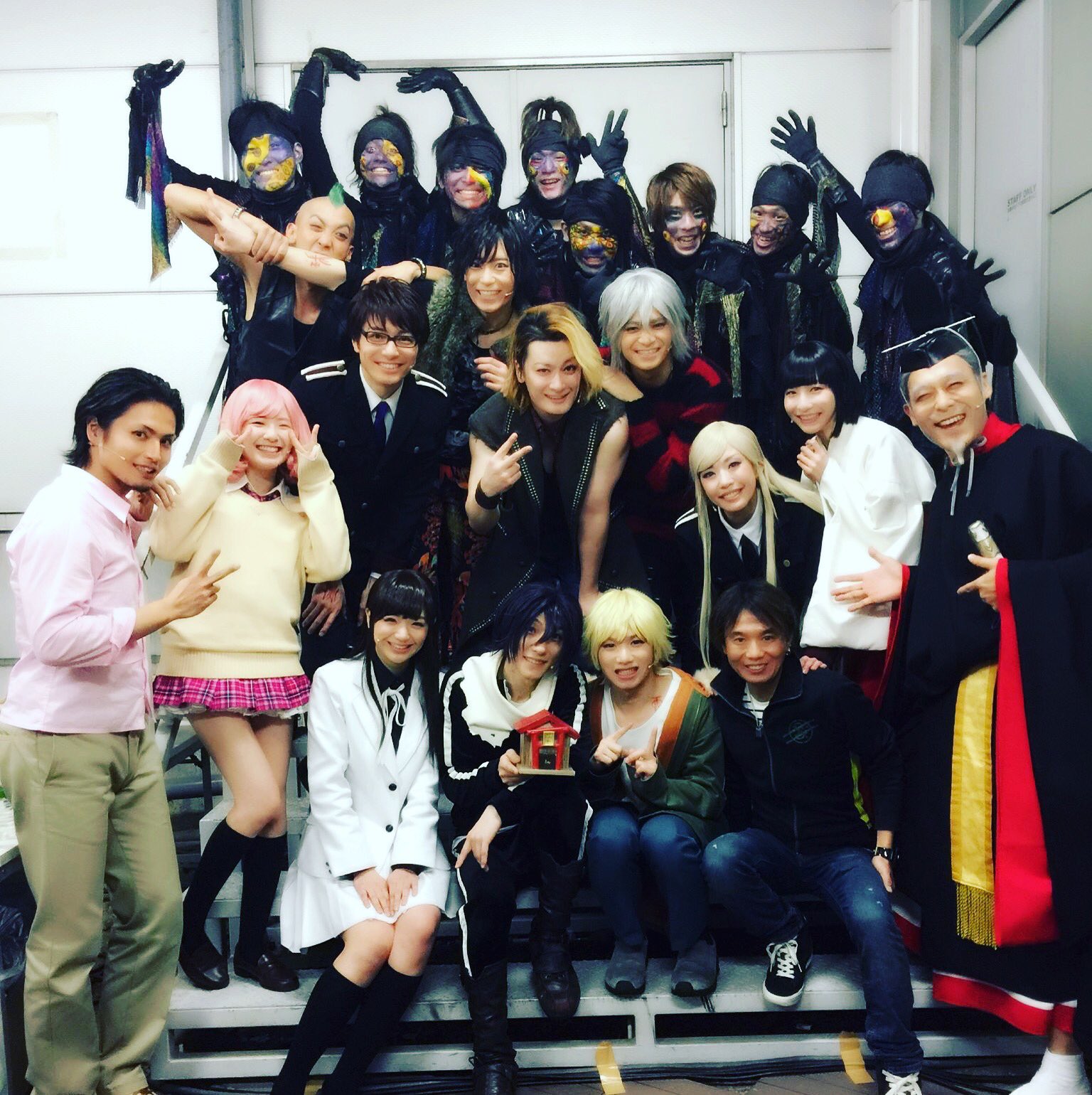 横井翔二郎 ノラガミ 神と絆 千穐楽 御来場そしてライブビューイングを御覧になった皆様本当にありがとうございました 楽し過ぎる1ヶ月半を素晴らし過ぎる座組で駆け抜けることが出来て本当に幸せでした また何処かで イイニオイ ノラガミ