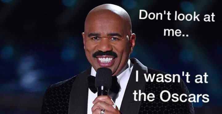 EddyComunica's tweet photo. STEVE HARVEY HAS A MESSAGE! 😂
#Oscars https://t.co/sfKi1QnUiz
