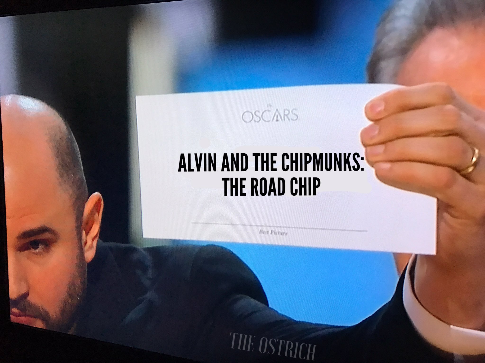 hot hot hot la la land accidentally read as best picture instead C5pfOk9WAAEKosV large hot hot hot la la land accidentally read as best picture instead