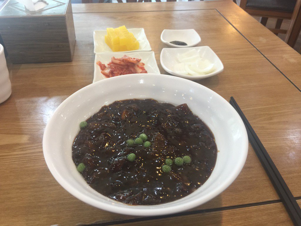 악동™ tweet media