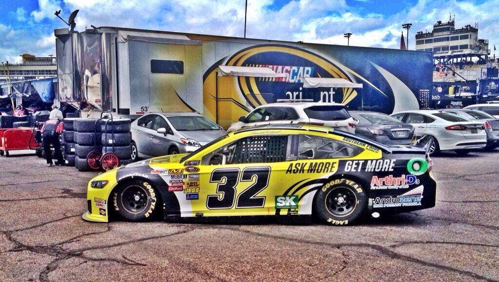 MikeAlden2012's tweet photo. #askmoregetmore #NASCAR #askmore #Daytona500 https://t.co/P6HSOR7Ivp