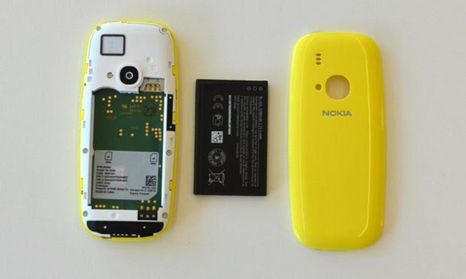 ABsolutBabbar's tweet photo. 2D Snake makes a return. So does humongous Battery life.

#Nokia3310 is back! #MWC17 #tech

A dose of #mondaymotivation &amp; nostalgia combined https://t.co/jywTRM2F9P