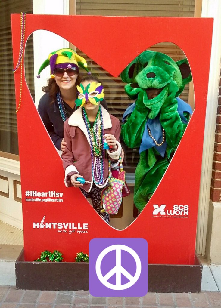 sejphotoalabama's tweet photo. #iHeartHsv #CelebratingMardiGras #LifeInTheVille @SaraBeth211 @artshuntsville @iHeartRadio @HSVevents #MardiGras2017 @mardigrashsv β€οΈοΈβοΈοΈβ€οΈοΈ https://t.co/tmTaKo0Cce