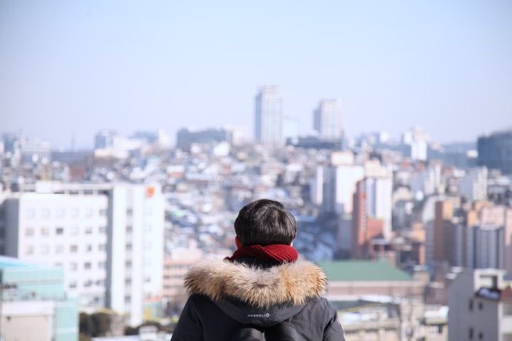 [그들 각자의 영화관 with Cinegraphy ] 아현, 동
혼자서 인연 깊다고 믿는 <혜화, 동>을 하기로 했다. 처음 쓴 독립영화 리뷰였고, 혜화를 연기했던 유다인 배우를 인터뷰했었다. 겨울이면 혜화의 표정을 생각한다.
