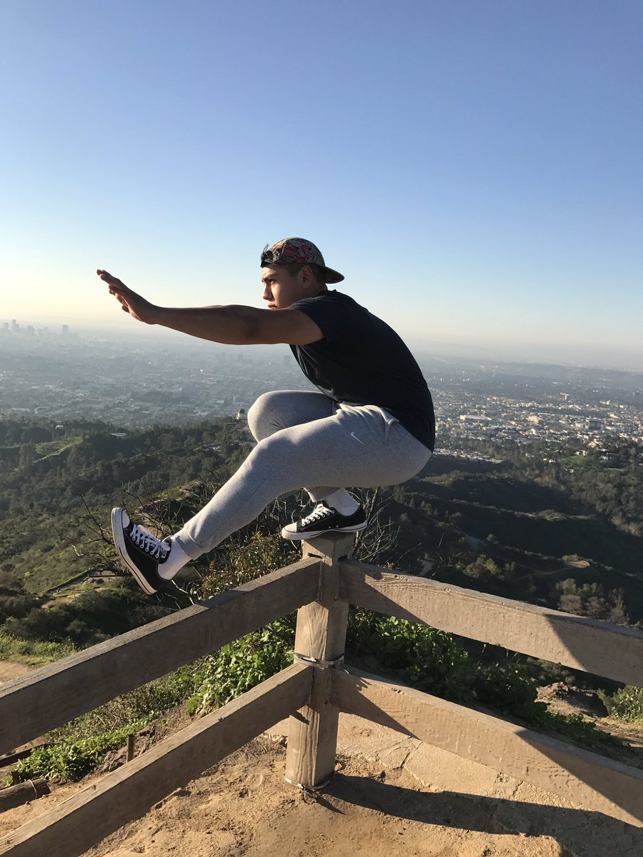 Whoooolio's tweet photo. These are the things I live for. #stopexcercising #starttraining https://t.co/IJGO24y4gA