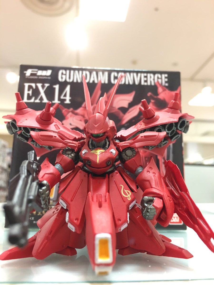 ポストホビー浜松店 公式 Pa Twitter 担当sです バンダイキャンディのガンダムフィギュアコンバージ ナイチンゲールです 右手の武装ライフル ビームサーベル ハンドのみだけついてます 店内ショーケースに飾りますね W