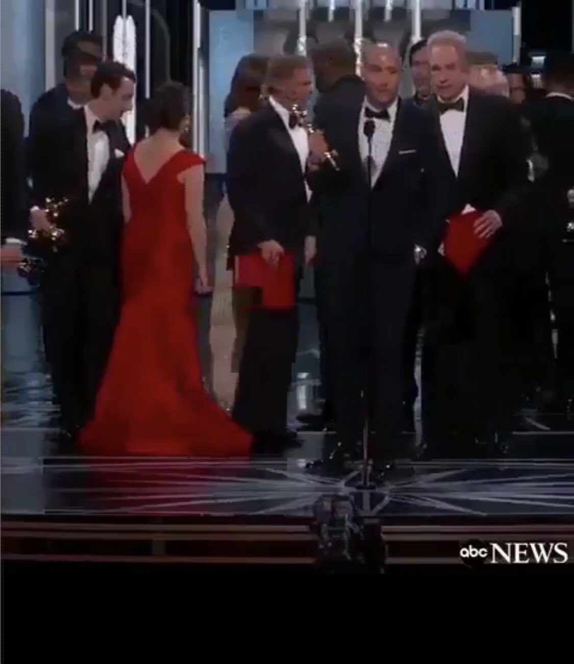 Britcaligirl‏@Britcaligirl  3h3 hours ago More  Why are there THREE? envelopes on the stage? #Oscars #MOONLIGHT #lalaland #academyawards #WarrenBeatty @accesshollywood @TMZ @enews @KTLA pic.twitter.com/s7DLdtPh1D 2 replies 0 retweets 0 likes Reply  2   Retweet     Like 