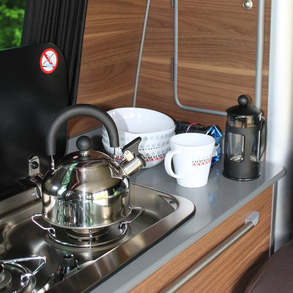 CampersFirefly's tweet photo. Definitely the weather for cosying up with a cuppa
#youramazingadventuresstarthere #vw #camperhire #showers #sussex #southdowns #camperlife https://t.co/TNZUJYnwX9