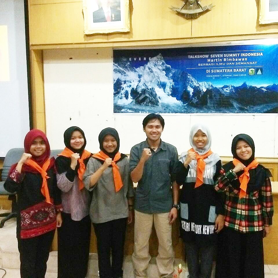 Senin / 27-2-2017
SWARA Nightingale menghadiri acara Talkshow Seven Summit Indonesia "EVEREST" yang diadakan oleh Kipal Fisua.
#salamlestari