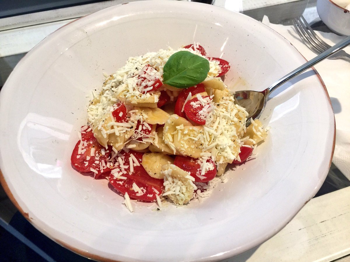 Puliauk's tweet image. Kick start the week with a classic: Orecchiette #pasta with cherry tomatoes &amp;amp; cacioricotta #cheese 😋 only at #Pulia! #lunch #Italian