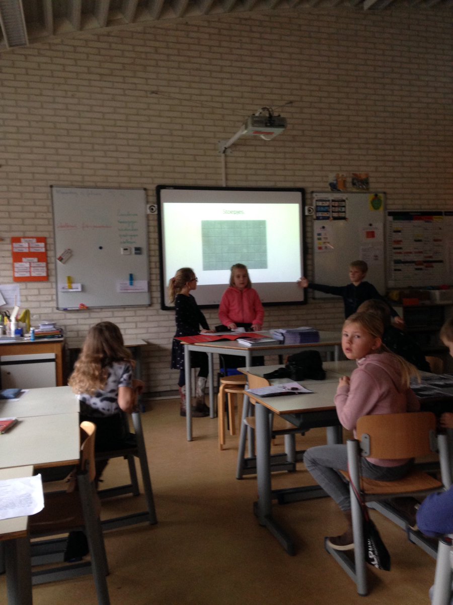 Thuisvoorjou's tweet photo. Vanochtend mooie presentaties gehad groep 5 #daltonschool St Jozef. #wonen en #leefbaarheid in de Zuiderzeestraat e.o. https://t.co/Xcq2tH57CL