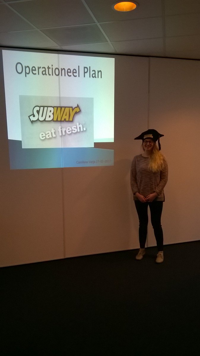 Gefeliciteerd Caroliene Vietje met je diploma Bedrijfsleider N4. <a href="/RDingerdis/">Rob Dingerdis</a> <a href="/MaartenVlieg/">Maarten Vliegenthart</a> <a href="/subwaynederland/">Subway Nederland</a>
