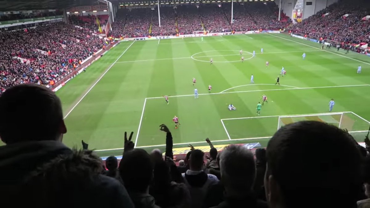 JoeBlade9's tweet image. This is by far one of the pictures of the season, absolutely love @billysharp10 couldn't have a better captain❤😏 #sufc #twitterblades