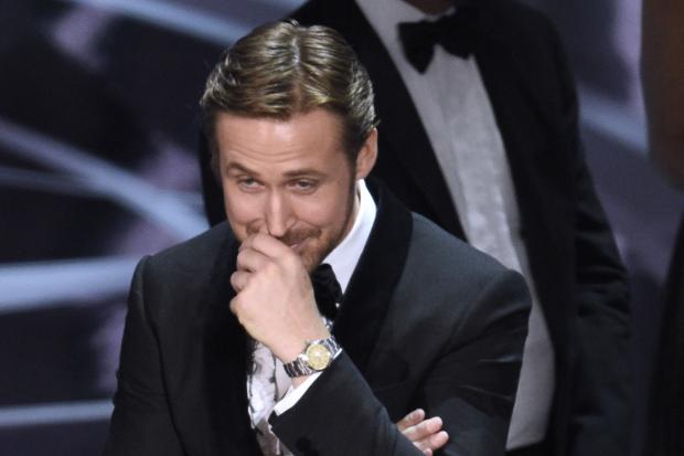 El_Palomitron's tweet photo. Pocas fotos habrá que describan mejor los momentos finales de los #Oscars...

#PalomiOscars https://t.co/fxKbGOXZP7