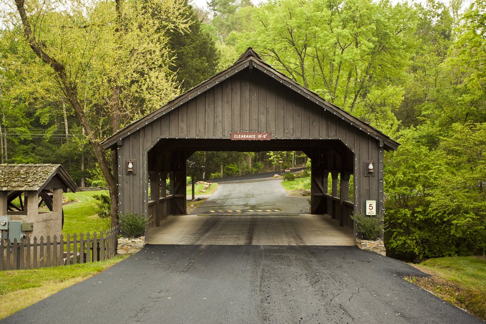 VisitMySmokies's tweet image. You know the big 3: Here are 6 more Smoky Mountain towns you should visit! visitmysmokies.com/blog/smoky-mou…