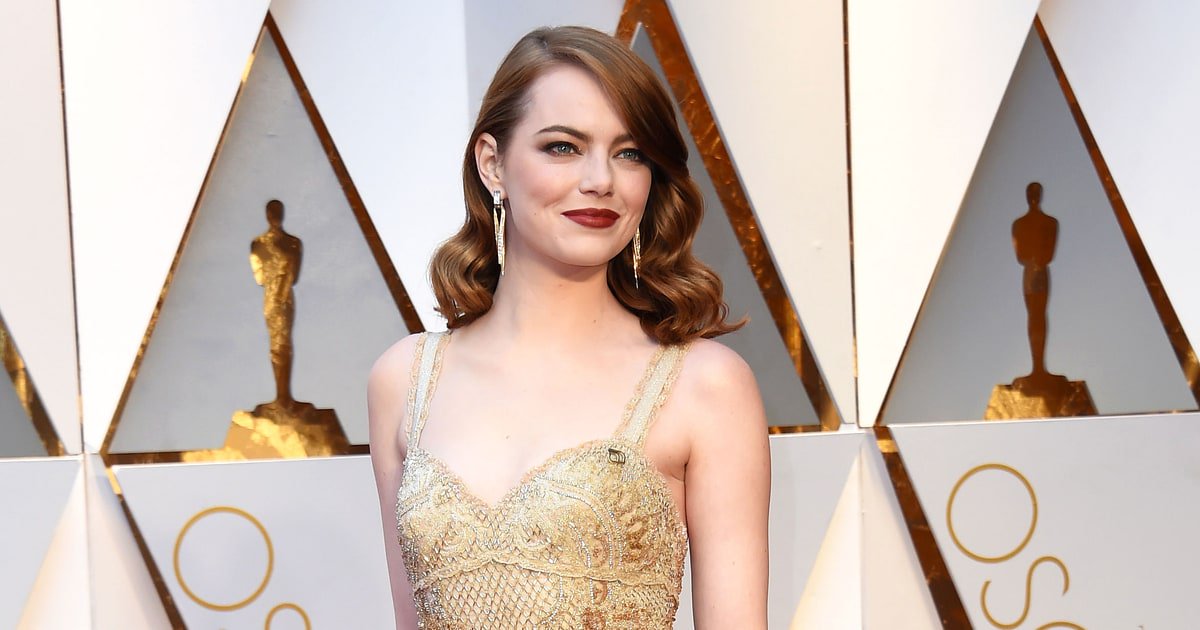 usweekly's tweet image. What all the stars wore to last night's #Oscars: usm.ag/2mAqSGs