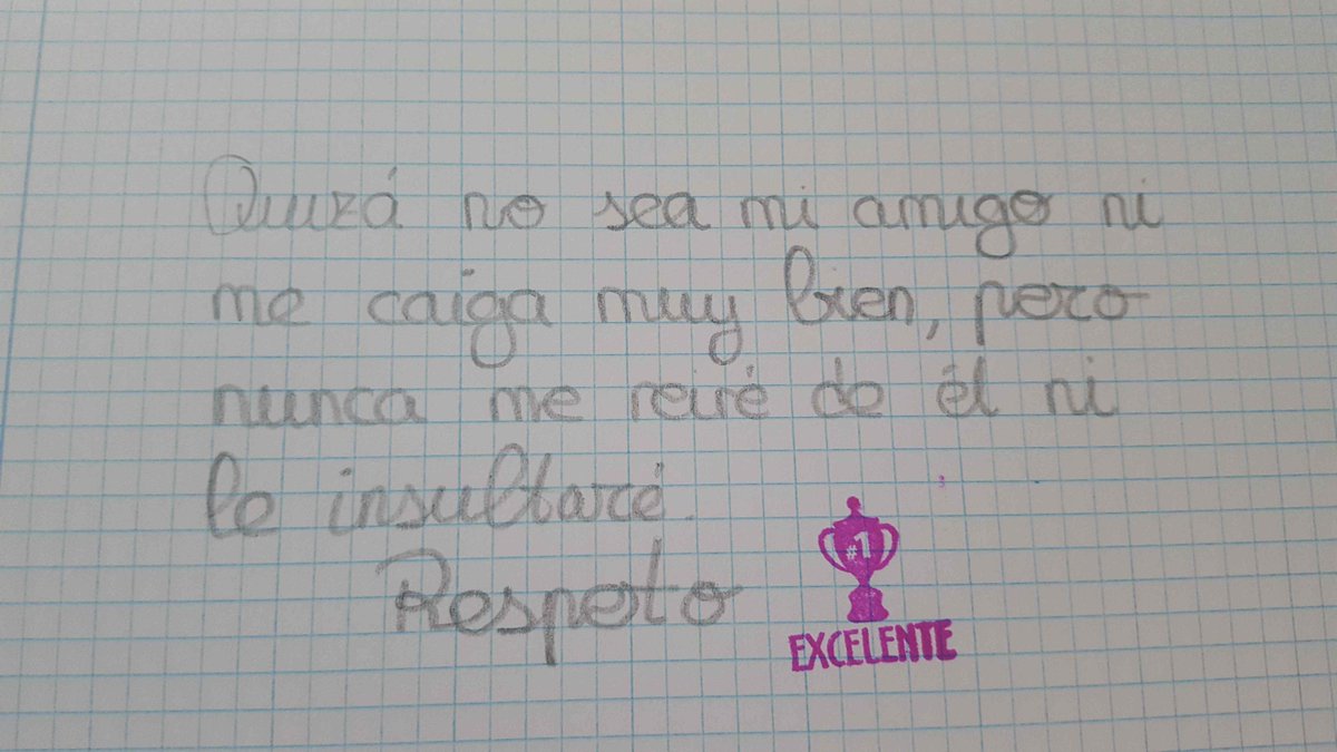 policia's tweet photo. ¡¡Que tus hijos saquen un 10 en tolerancia y respeto!! Siempre en el lado de los héroes y contra los villanos, TODOS contra el #acosoescolar https://t.co/bO8bSaElyq