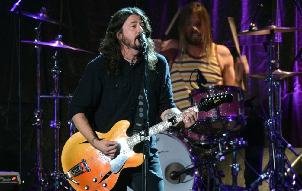 NME's tweet photo. Foo Fighters say they want to play an extra-long Glastonbury set https://t.co/OkaAzdOsZ6 https://t.co/dJiDimRvL8
