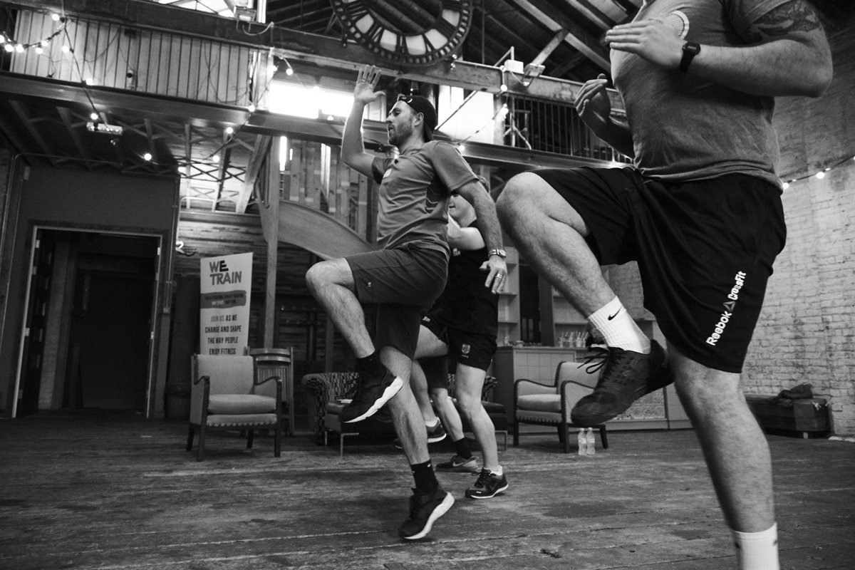 wetrainsocial's tweet photo. Start of a new week! Happy Monday people - keep the knees up and keep the spirits up😉  Only 5 workouts till Friday⚡️ https://t.co/kd3nhlqMim