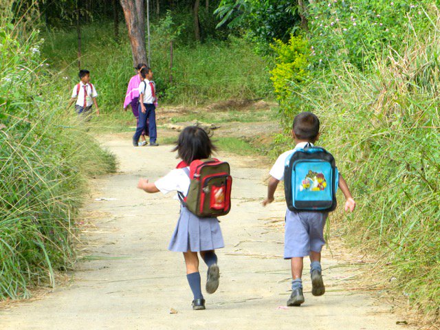 tribalingual's tweet photo. #Gangtes have an inclusive way to say "we" (ei uh) + an exclusive way (kei uh). Find out why at https://t.co/Nkxnk8OKdl @EndLangFund @NatGeo https://t.co/1ij1fyUTiY