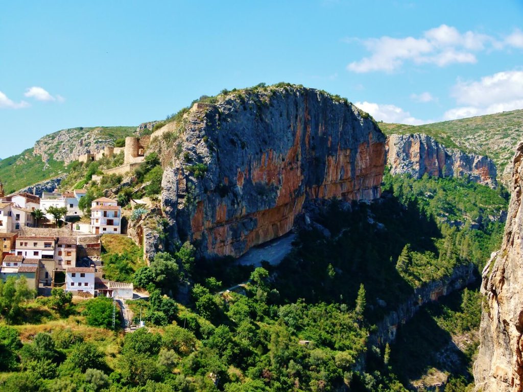 LugarESRuralES's tweet photo. #Chulilla es un municipio valenciano rodeado de un paisaje natural de belleza inmensa https://t.co/ryUAIzcv5X