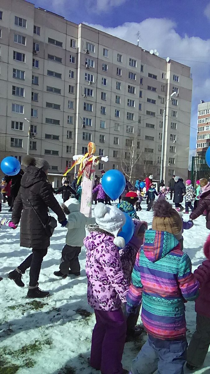 Масленица  самый  любимых и сытных народных праздников. Он ассоциируется с началом весны и изобилием на столе румяных блинчиков!