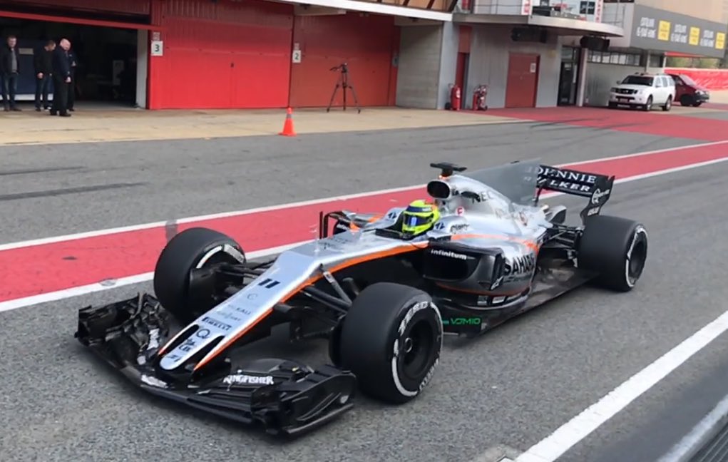 chacho_lml's tweet photo. Aquí, Force India.
Acabo de hablar con Checo, solamente pruebas de sistemas, dice que la pista está cero grip x frío. Arriesgar es inútil. https://t.co/Mulx6N2kYU