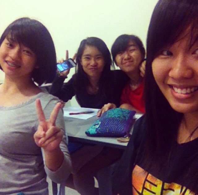 shannontso's tweet photo. I miss Mr Cheah's science class 🙁 @itsevangeline_ @sher_all @SS_Hana_SS 4 years ago #missingamanda https://t.co/MvO0KYgz2G