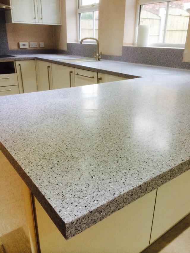 UniqueWSurfaces's tweet photo. 7 Materials for #kitchen #worktops. Which one is your favourite? https://t.co/KuuHXRzKVT #realhomes https://t.co/1rqa8xOPPu